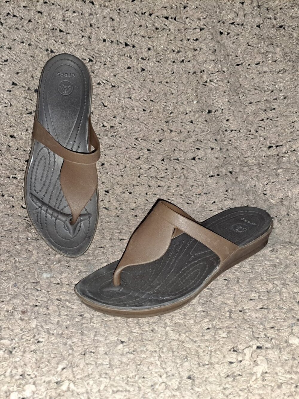 CROCS-Rio #16266 Brown Synthetic T-strap Style Thong-Flip Flops-Sz 8-Excellent